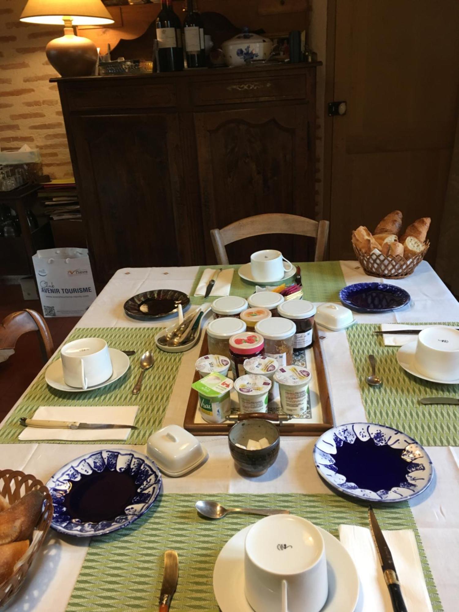 Bed and Breakfast La Thibaude - Livry Livry  Zewnętrze zdjęcie